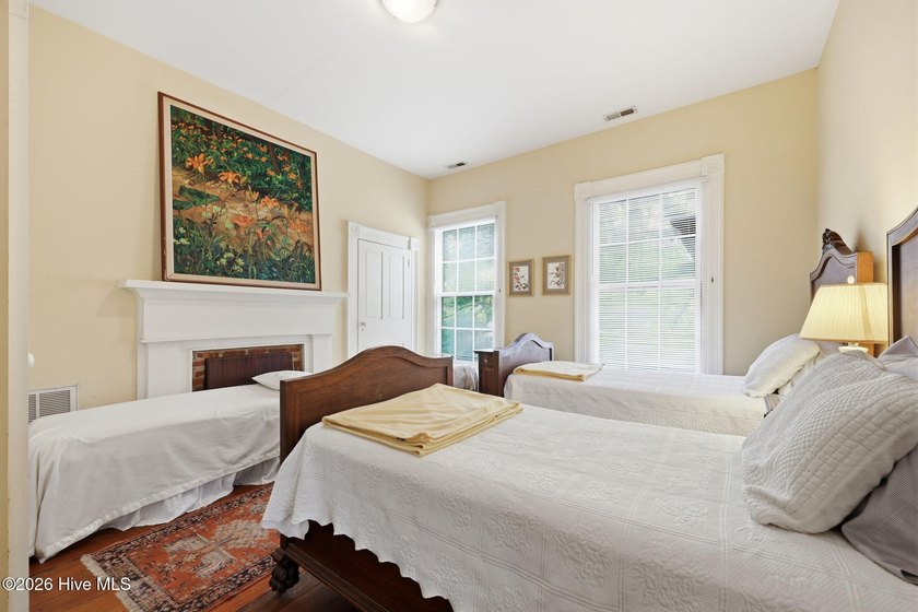 Step into a piece of Beaufort's history with the c. 1856 - photo 34