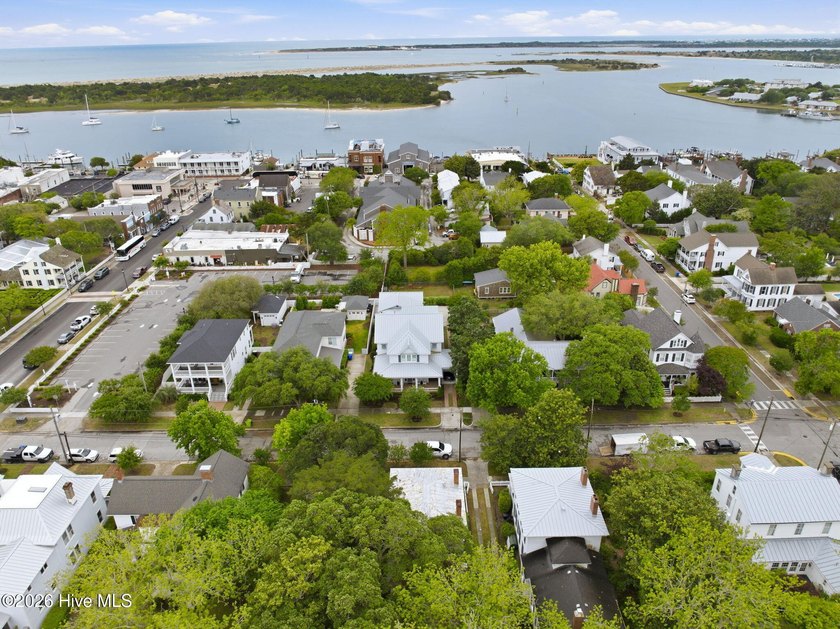 Step into a piece of Beaufort's history with the c. 1856 - photo 44