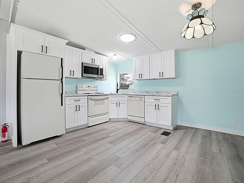Back On Market Due to Buyer Losing Her Buyer - Located in the - photo 9