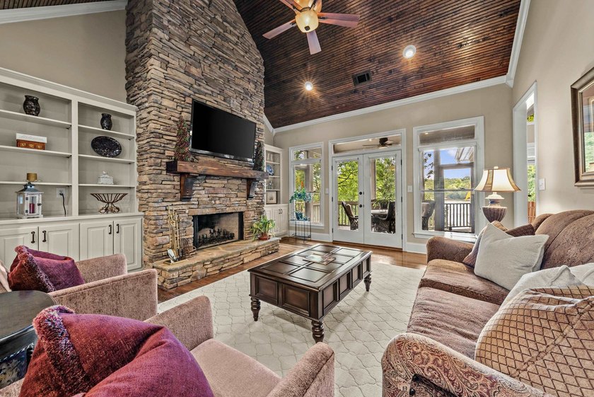Rare main-lake opportunity on the highly desirable Richland - photo 38