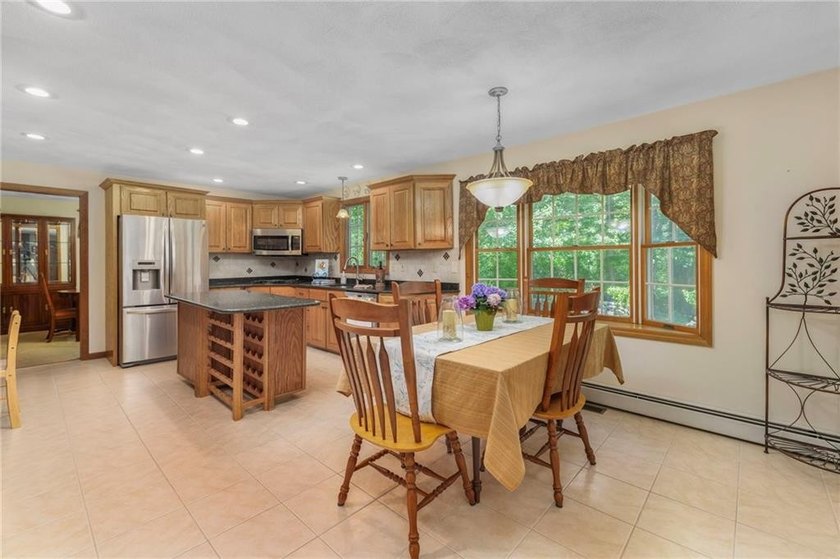 WELCOME TO RIVERFRONT ESTATES! LOCATED A SHORT DISTANCE FROM - photo 10
