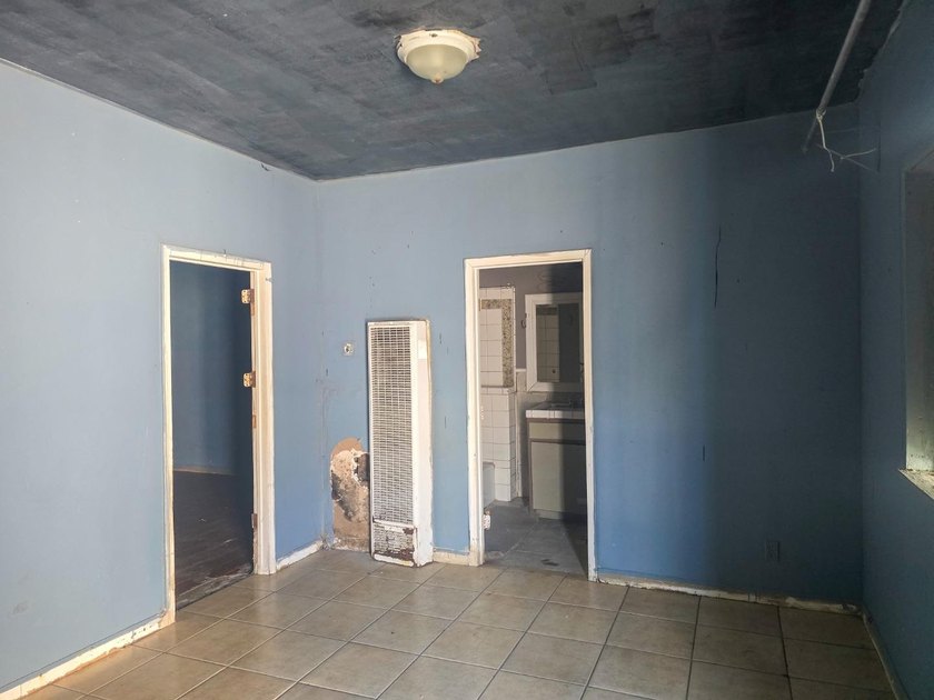 Investment Opportunity! Cash only Contractor special on a 6500 - photo 12