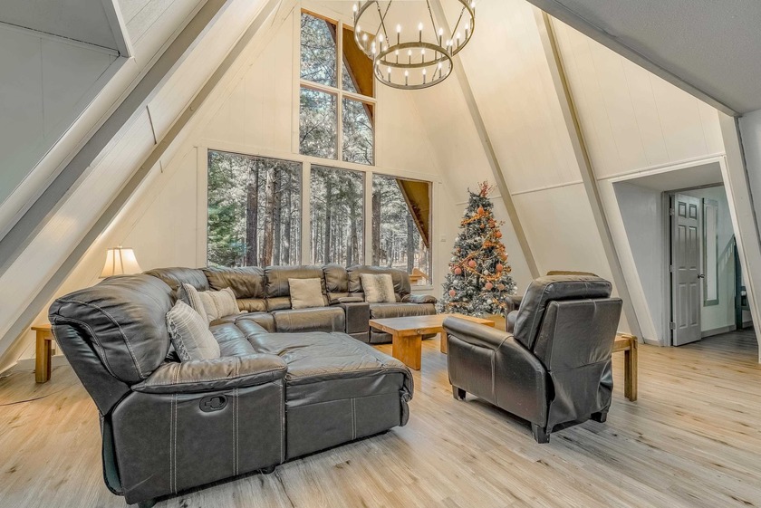 Welcome to 50 Knollwood Way, a quintessential A-frame chalet - photo 9