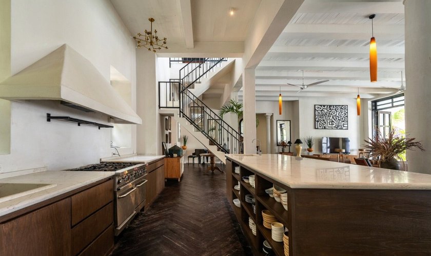 Located just minutes from Tulum's beaches and top-tier resorts - photo 10