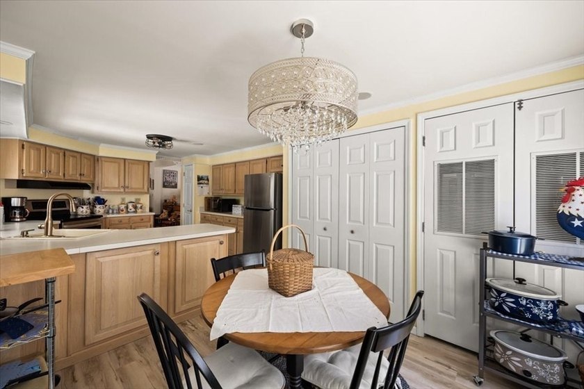 Welcome home to this well maintained, 2 bedroom 2 bath one level - photo 12