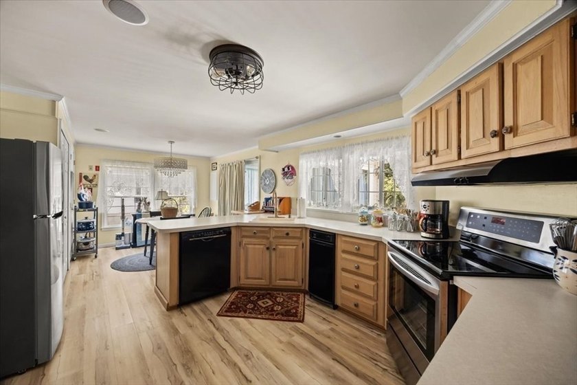 Welcome home to this well maintained, 2 bedroom 2 bath one level - photo 14