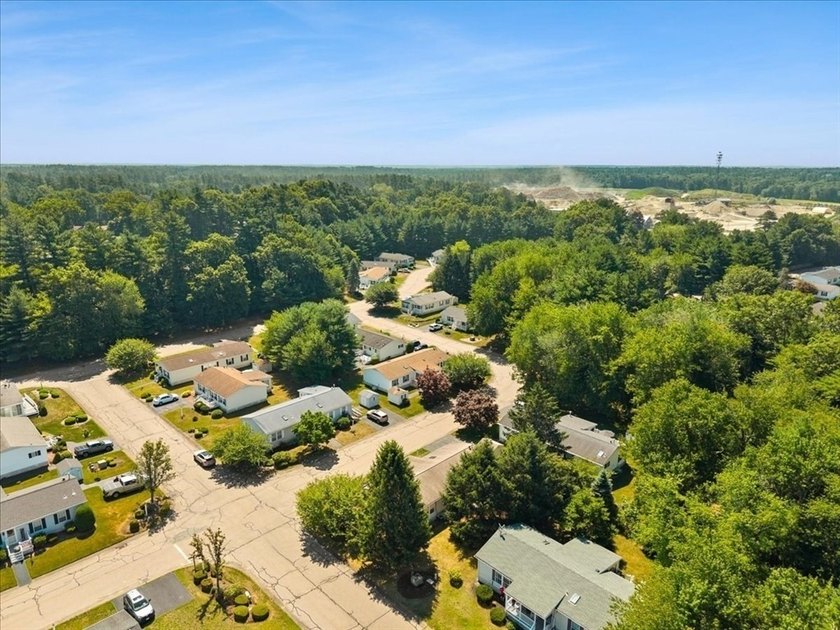 Welcome home to this well maintained, 2 bedroom 2 bath one level - photo 33