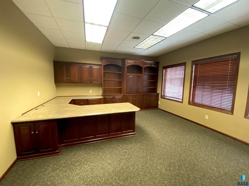 This is a rare opportunity to purchase a newly remodeled office - photo 11