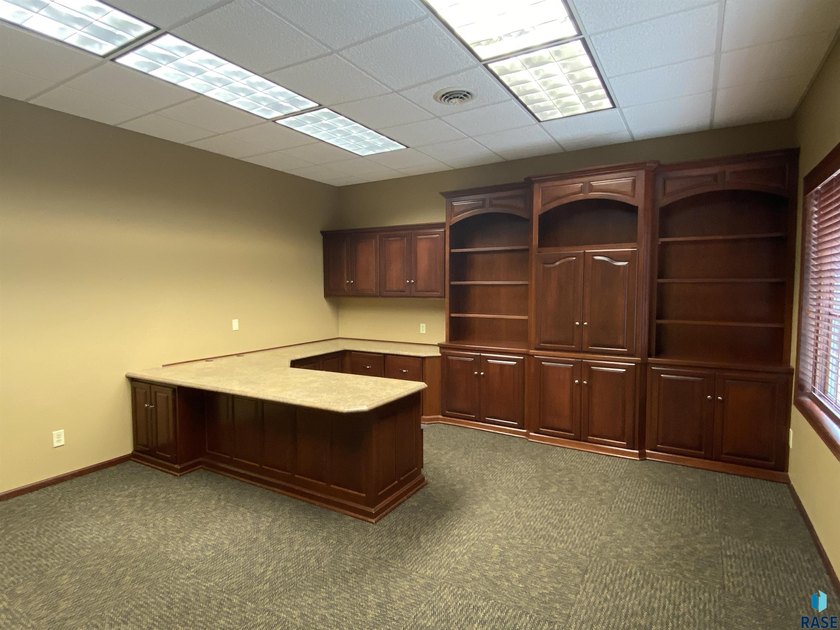 This is a rare opportunity to purchase a newly remodeled office - photo 12