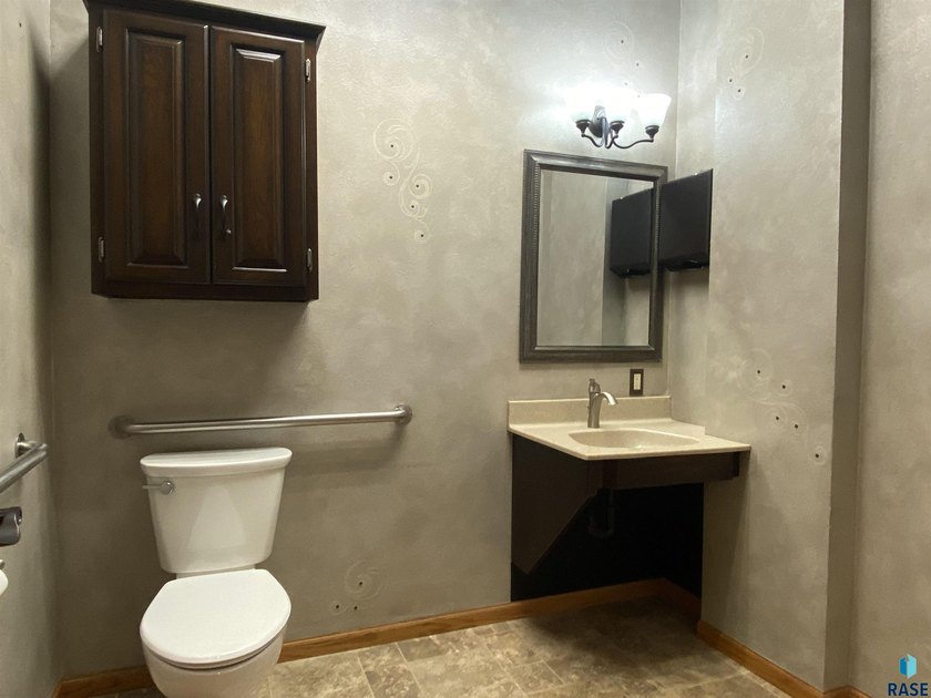 This is a rare opportunity to purchase a newly remodeled office - photo 13