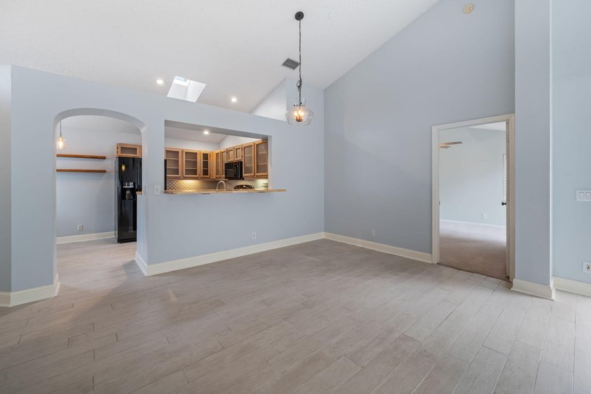 Welcome home to this 3-bedroom, 2-bathroom waterfront home in - photo 5