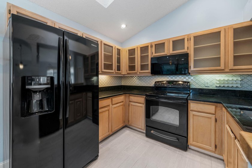 Welcome home to this 3-bedroom, 2-bathroom waterfront home in - photo 8