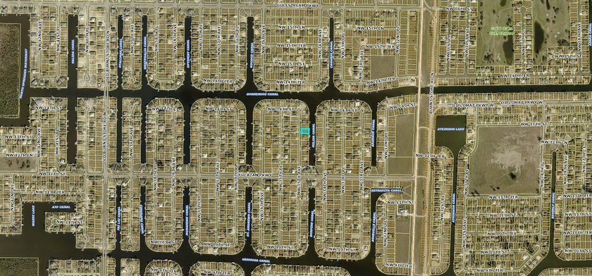 Now available! A prime canal lot located in beautiful Cape Coral - photo 2