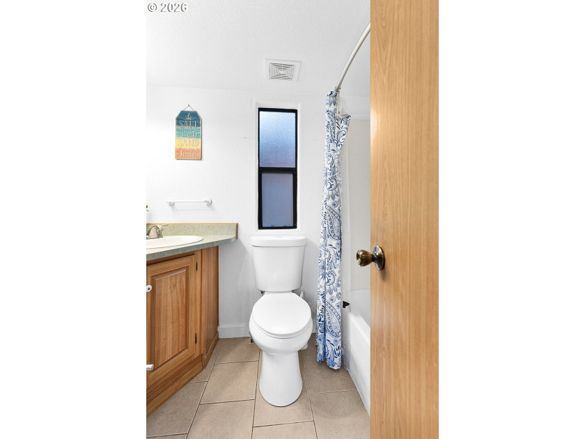 Updated coastal cottage in the sought-after Chetco River Resort - photo 11