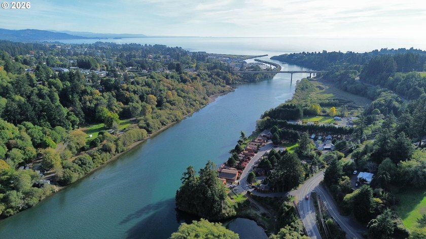 Updated coastal cottage in the sought-after Chetco River Resort - photo 19