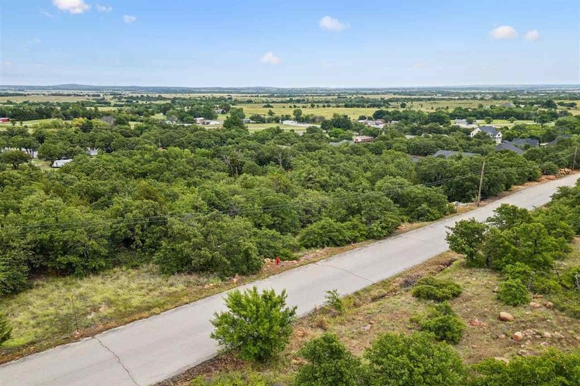 Looking for a beautiful spot to build your dream home? This lot - photo 21