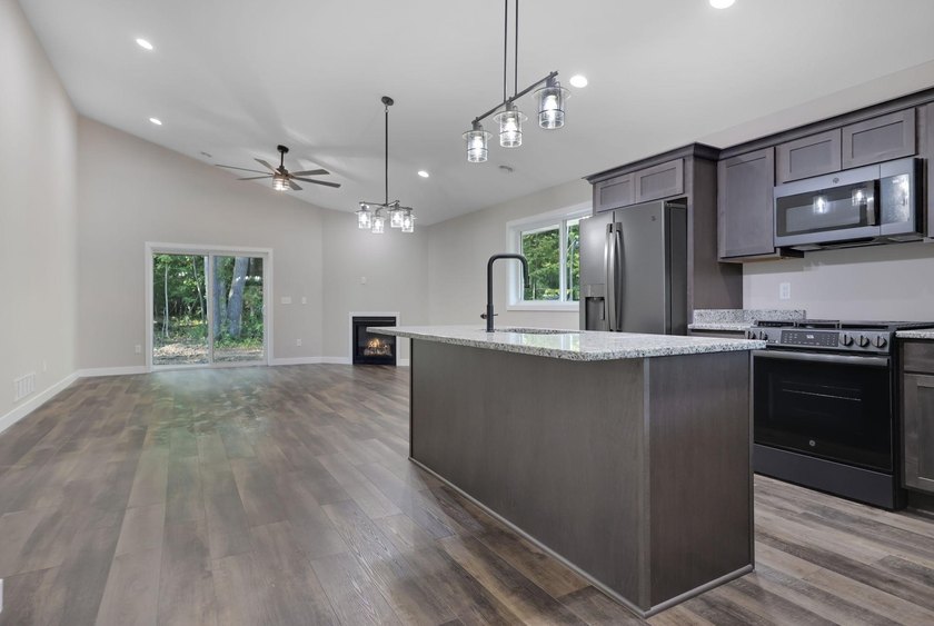 331 Gateway Parkway - photo 7