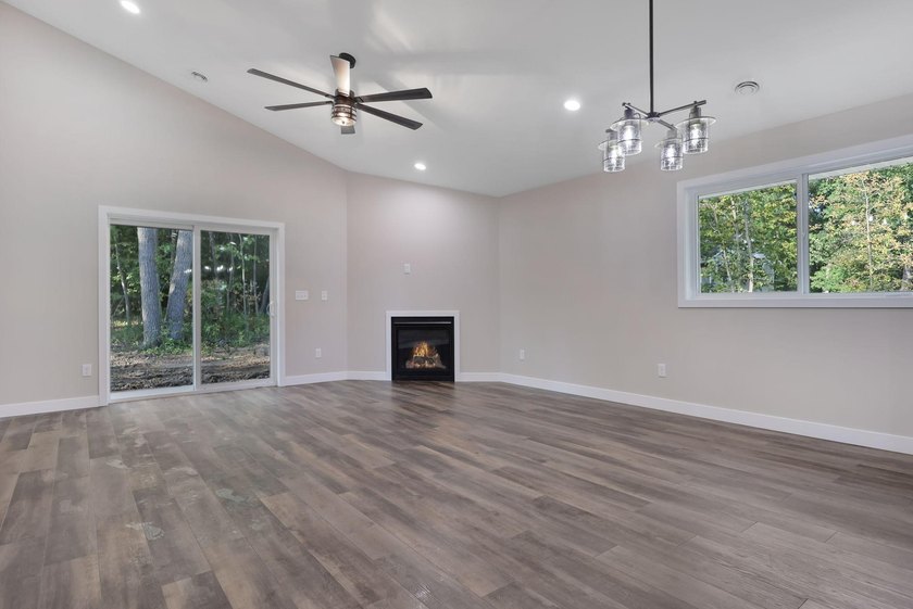 331 Gateway Parkway - photo 10