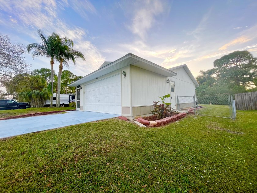 The total Square Feet: 2,618, including livable and non-livable - photo 3