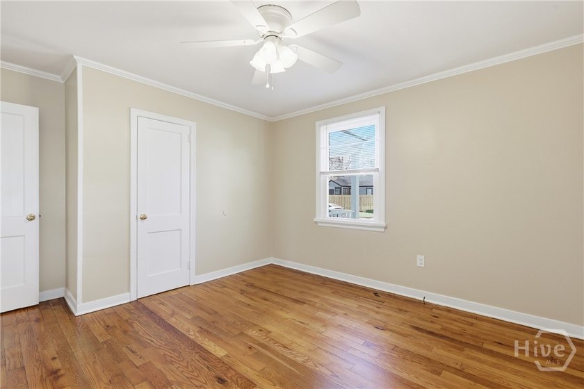 ALL NEW RENOVATED AND UPDATED! Complete new bathroom, Kitchen - photo 22
