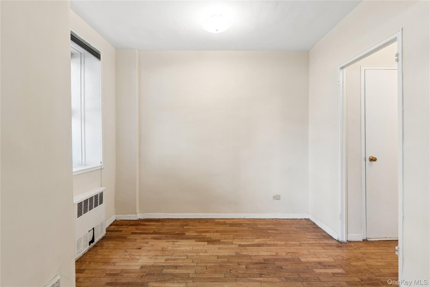 Charming L-Shaped Studio Co-Op with a separate sleeping alcove - photo 6