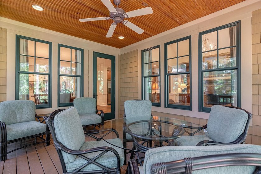 STUNNING LOCK-N-LEAVE TOWNHOME WITH A TWO CAR GARAGE CLOSE TO - photo 18