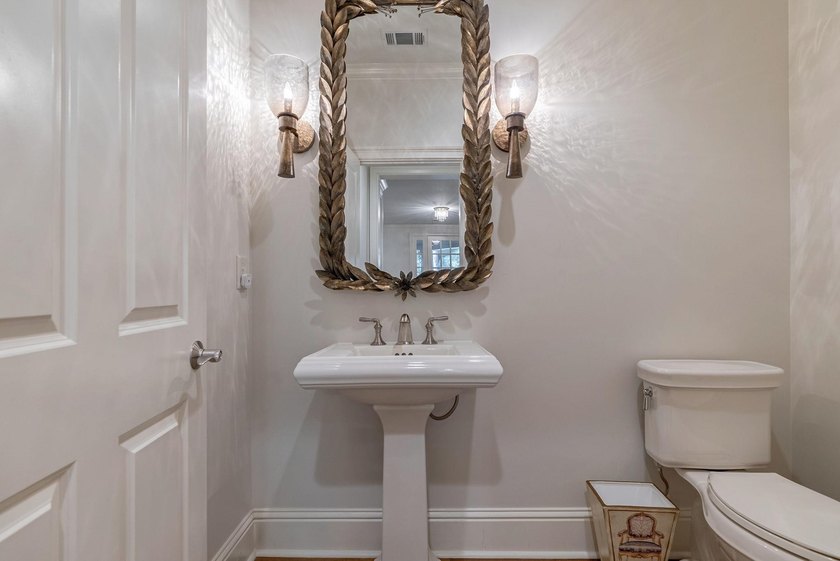 STUNNING LOCK-N-LEAVE TOWNHOME WITH A TWO CAR GARAGE CLOSE TO - photo 20