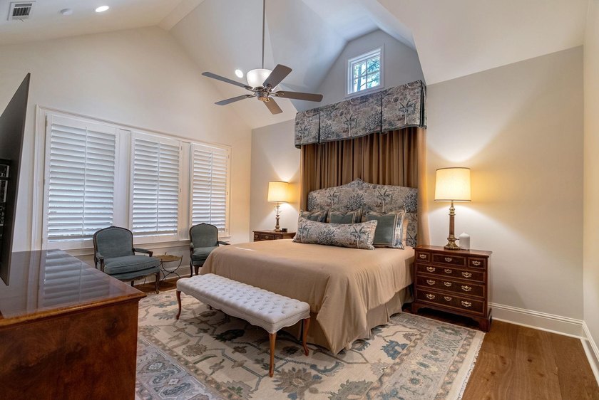 STUNNING LOCK-N-LEAVE TOWNHOME WITH A TWO CAR GARAGE CLOSE TO - photo 21