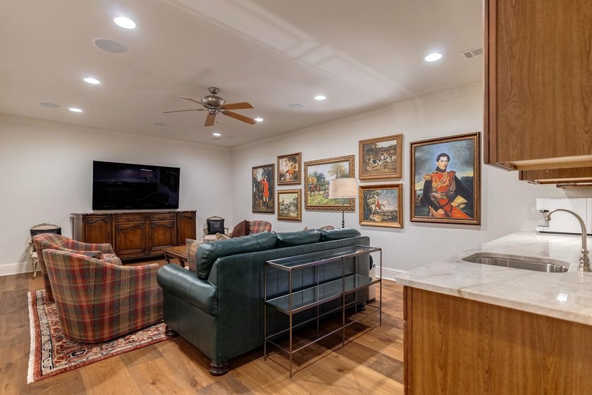 STUNNING LOCK-N-LEAVE TOWNHOME WITH A TWO CAR GARAGE CLOSE TO - photo 29