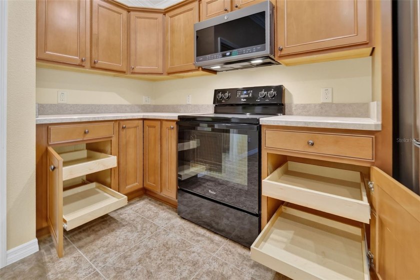 Virtually Staged. Welcome to this FANTASTIC 3/2 Designer Lilac - photo 10