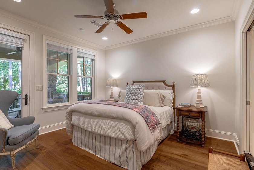 STUNNING LOCK-N-LEAVE TOWNHOME WITH A TWO CAR GARAGE CLOSE TO - photo 33