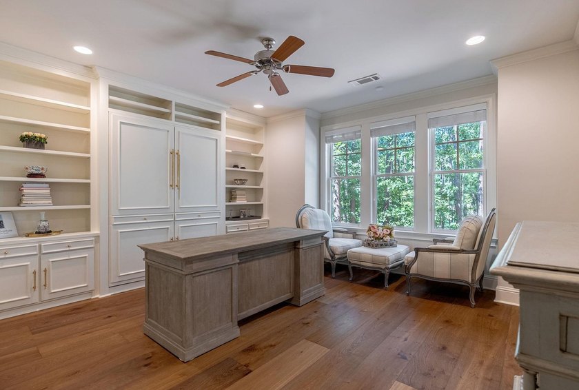 STUNNING LOCK-N-LEAVE TOWNHOME WITH A TWO CAR GARAGE CLOSE TO - photo 35