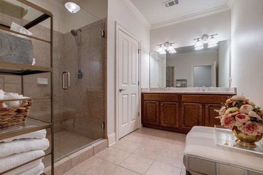 STUNNING LOCK-N-LEAVE TOWNHOME WITH A TWO CAR GARAGE CLOSE TO - photo 37
