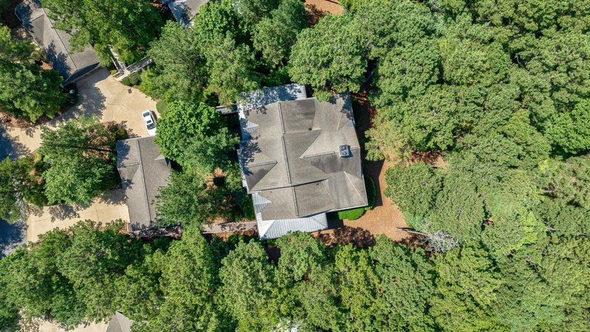 STUNNING LOCK-N-LEAVE TOWNHOME WITH A TWO CAR GARAGE CLOSE TO - photo 41