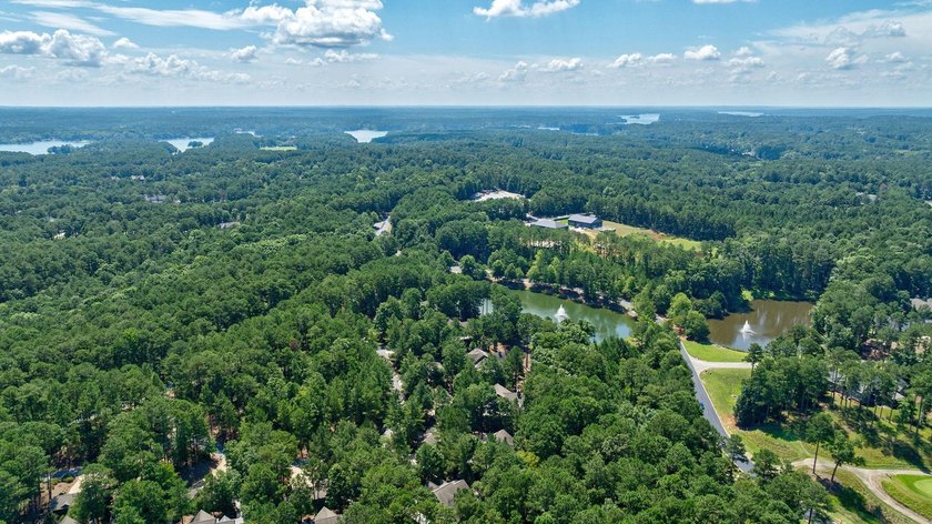 STUNNING LOCK-N-LEAVE TOWNHOME WITH A TWO CAR GARAGE CLOSE TO - photo 44