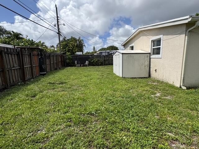 PRICE IS FIRM! Charming single family home with a big backyard - photo 21