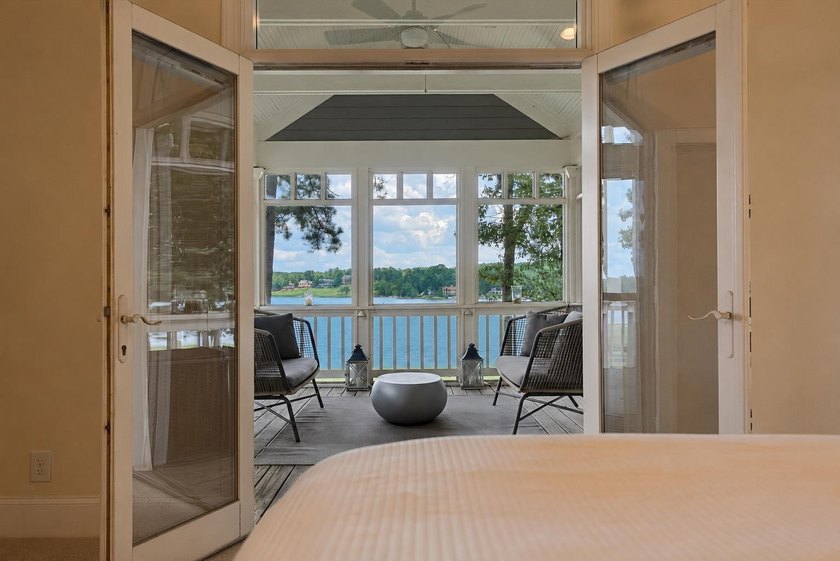 Some homes are admired. Others are unforgettable. At 109 Bulloch - photo 34