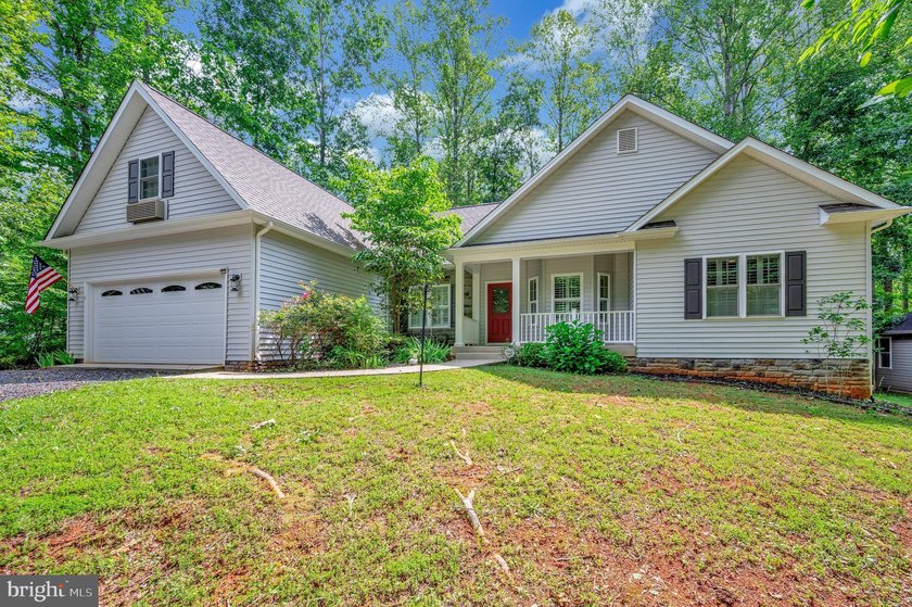 Welcome to 106 Cloverhill! This beautiful home is located on a - photo 2