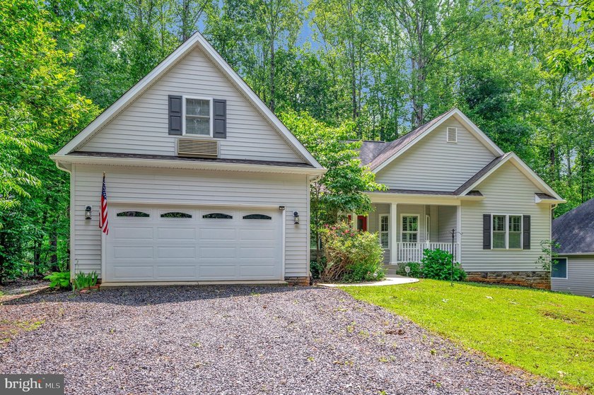 Welcome to 106 Cloverhill! This beautiful home is located on a - photo 3