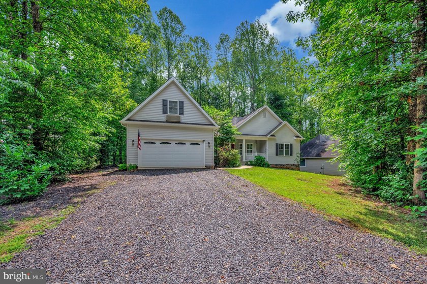 Welcome to 106 Cloverhill! This beautiful home is located on a - photo 5