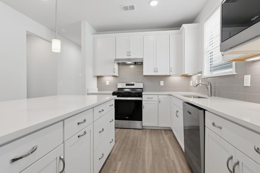 Experience Resort-Style Living Every Day in One of North Myrtle - photo 7