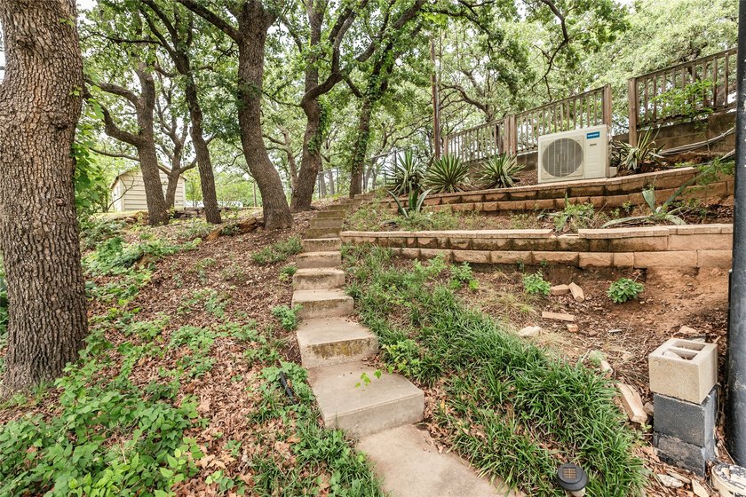 Lakefront Living on Lake Nocona! Escape to this spacious - photo 10