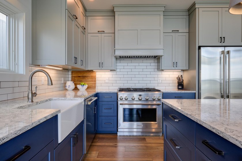 Lakefront luxury meets architectural distinction in this - photo 22