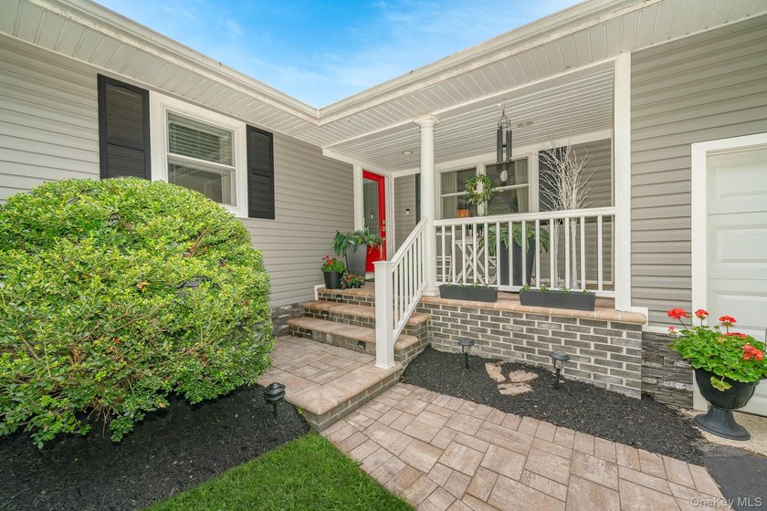 Welcome to 30 Ferndale Avenue, a beautifully maintained - photo 5