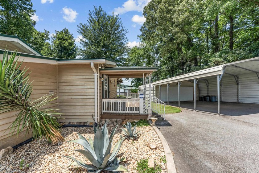 PRECIOUS LAKEFRONT GEM on FABULOUS ROOTY CREEK AREA OF SINCLAIR! - photo 43