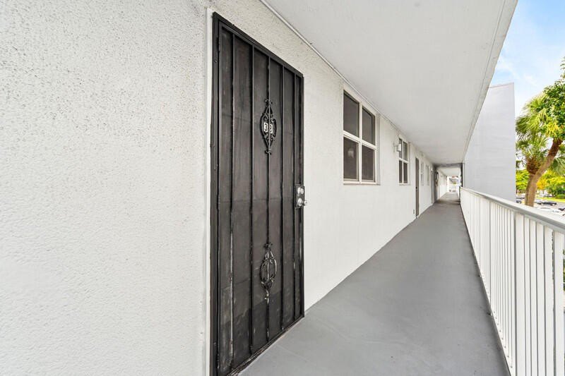 PRICE REDUCTION! This 2 bedroom 2 bath spacious condo is ready - photo 18