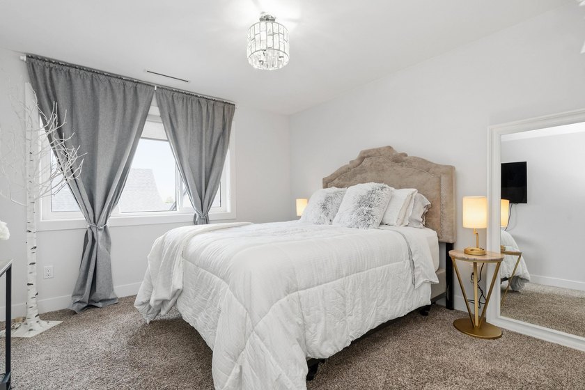 Welcome to this beautifully maintained and exceptionally - photo 20