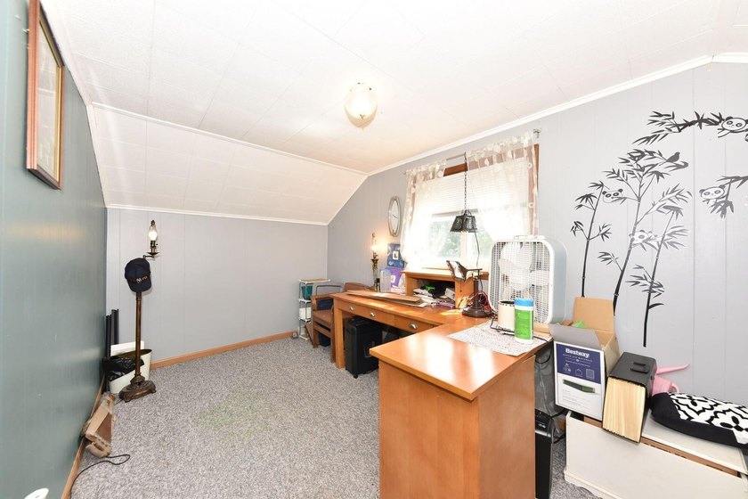 This fantastic 3 BDR home is situated on a remarkable lot - photo 21