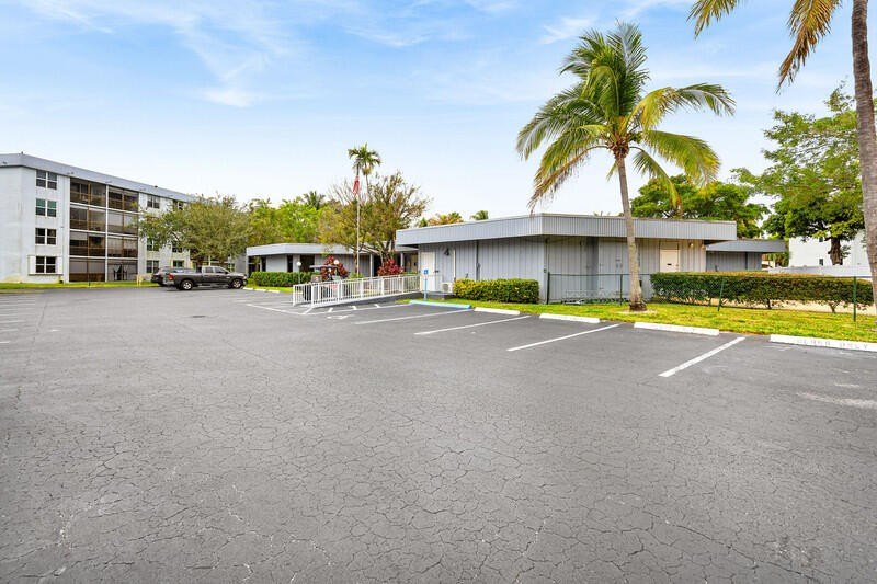 PRICE REDUCTION! This 2 bedroom 2 bath spacious condo is ready - photo 21