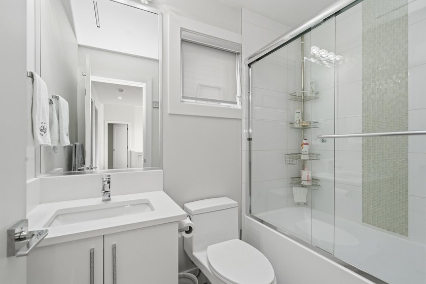Welcome to this beautifully maintained and exceptionally - photo 26